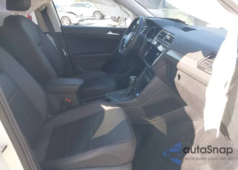 2020 Volkswagen Tiguan 2.0T Se/2.0T Se R-Line Black/2.0T Sel z USA, uszkodzony, nr VIN 3VV3B7AX8LM120160